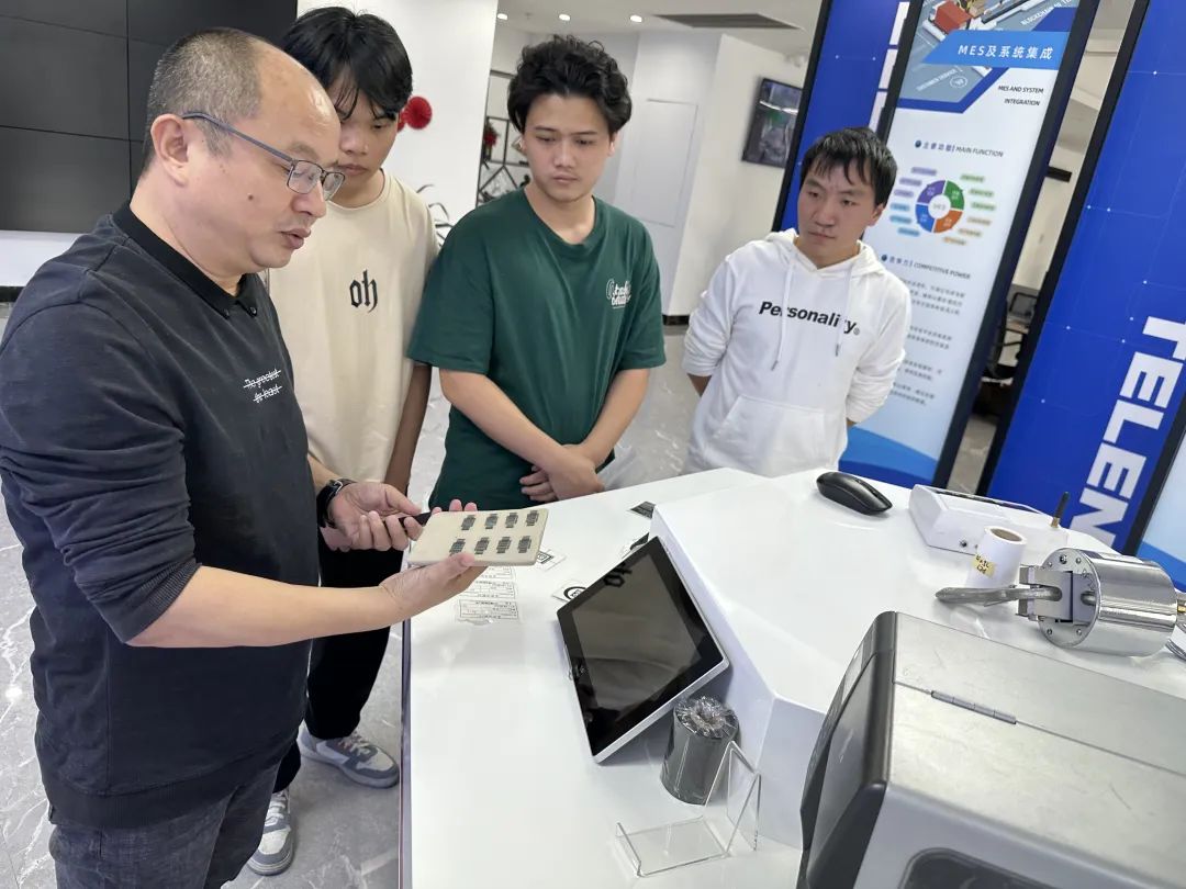 企业参观提认识 交流学习富经验 ——我校学生赴广东宏正科技进行参观交流(图2) 640.jpg